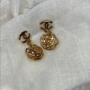 Inspired earrings stud